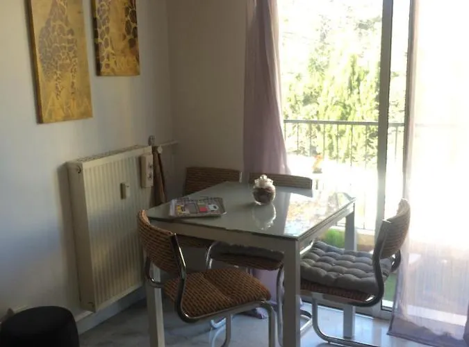 Apartment Standing *